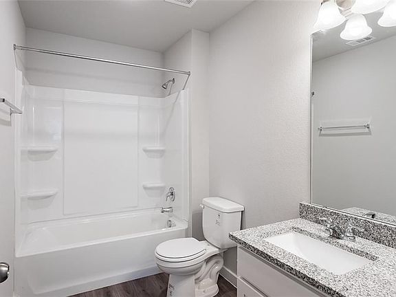5th image of 705 Horseshoe Dr #303