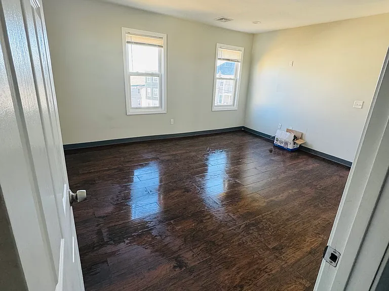 12 Magnolia St #3 — Photo 6