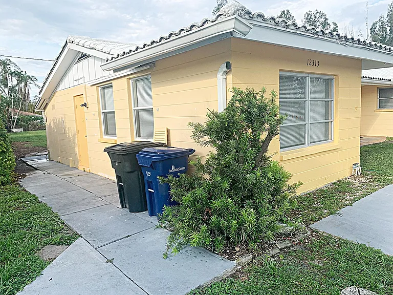 12313 Harland Ave — Photo 3