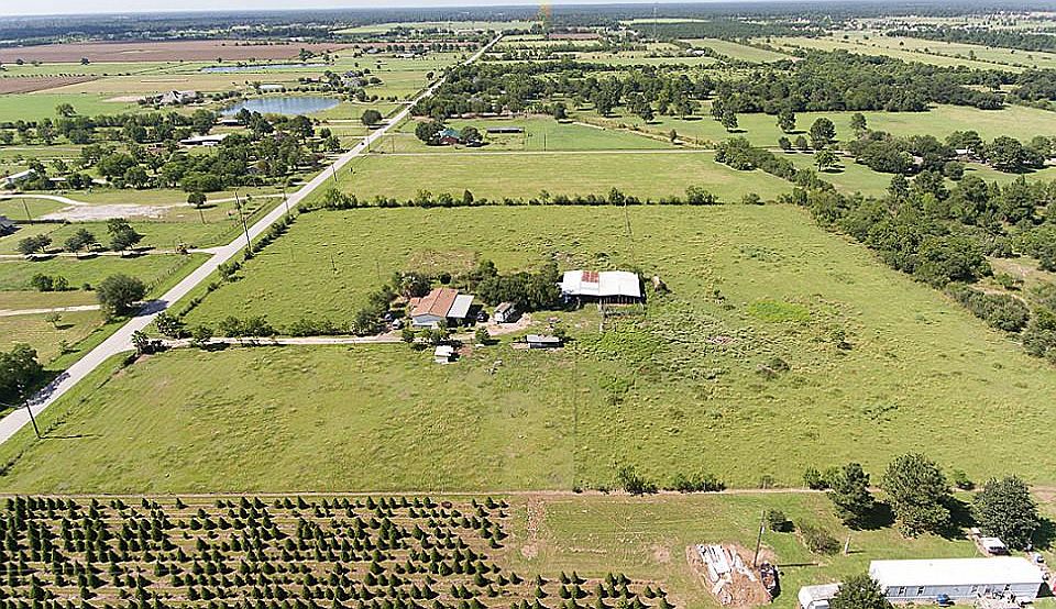 2nd image of 19160 Becker Rd