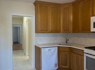 270 Crescent Pl APT 1, Yonkers, NY 10704