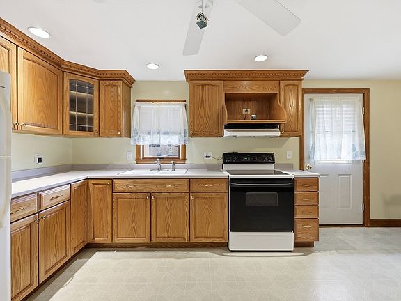 3rd image of 3 Letendre Ave