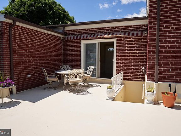5th image of 9655 Birwood St