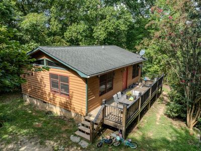 276 Honeysuckle Rdg, Almond, NC, 28702