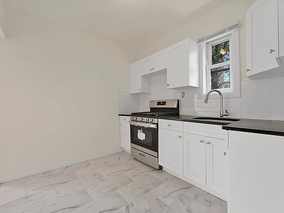 2nd image of 18305 Dunlop Ave