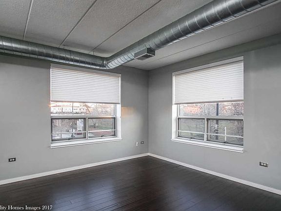 5th image of 1100 W Montrose Ave APT 302