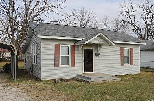 1st image of 1002 E Hawkins St