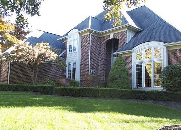 3rd image of 21970 York Mills Cir