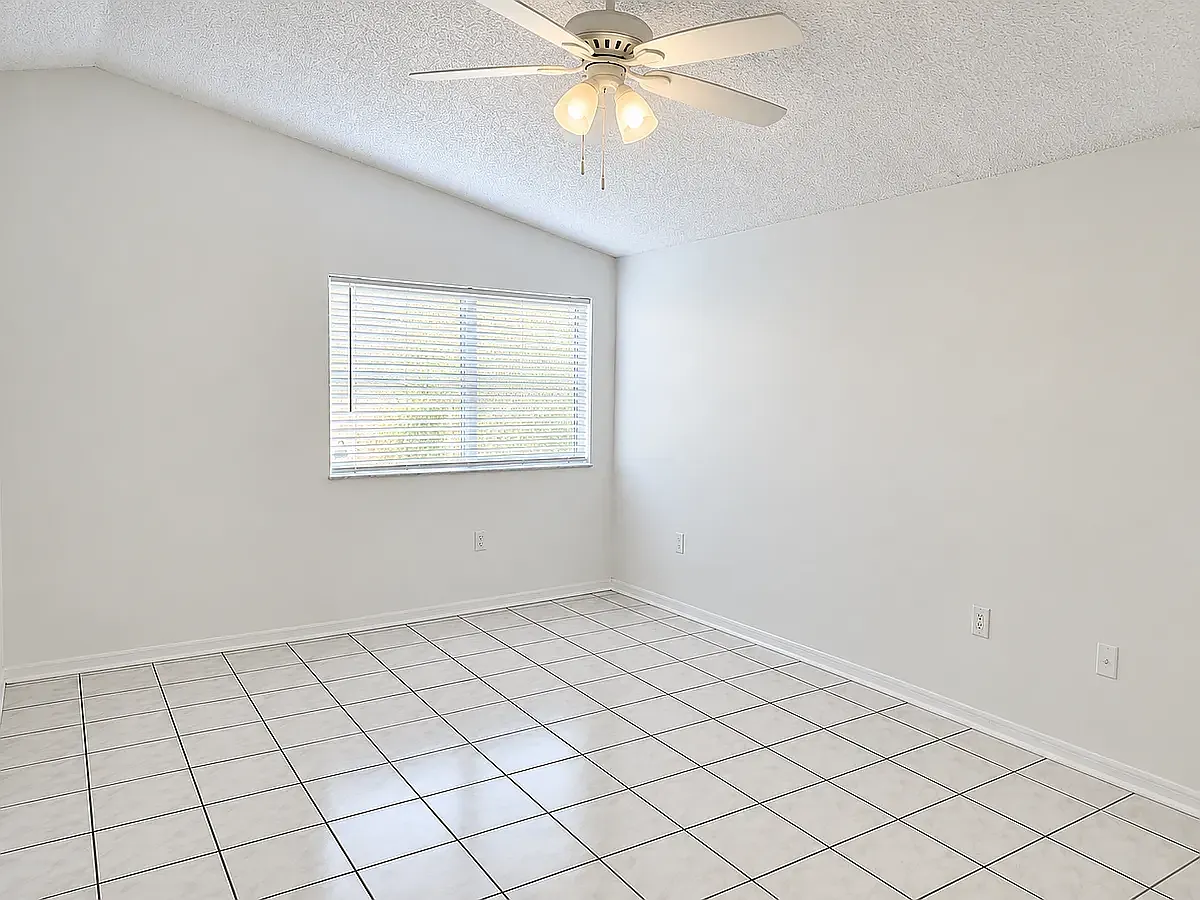 4 bed, 2146 sqft, $3,800 — Photo 4