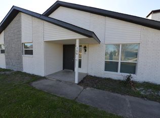 160 Creekview Dr E, Red Oak, TX 75154
