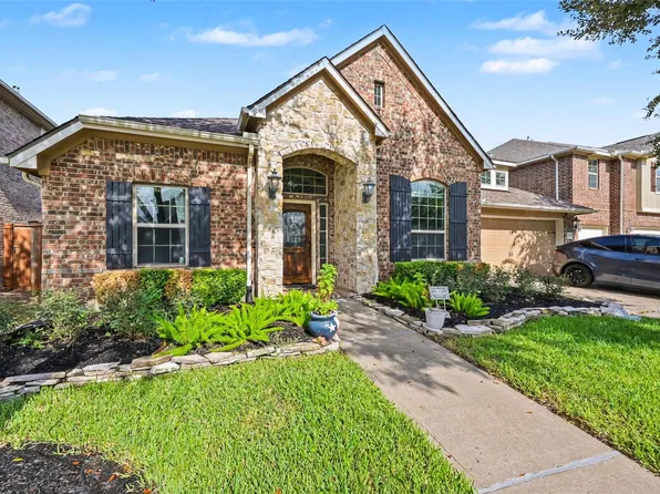 17915 Creek Bluff Ln, Cypress, TX 77433