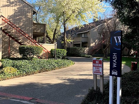 Waters Edge Apartment Carwash Station