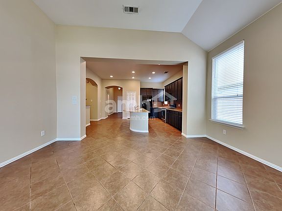 5th image of 896 Honey Locust Dr