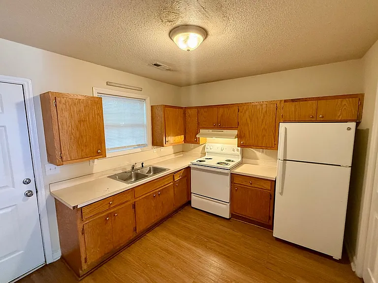 614 E Parker St #J — Photo 5