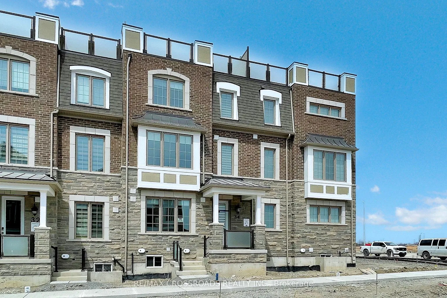 34 Avani Ave photo 1