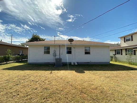 3rd image of 513 W Bradford Ave