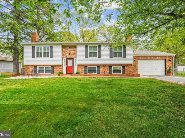 2380 Ironwood Dr, Waldorf, MD 20601