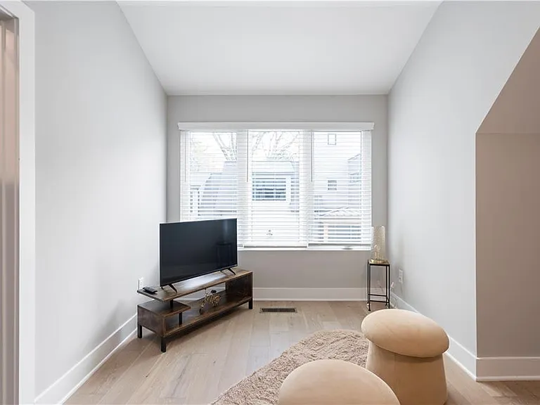 1231 Holly St NW — Photo 33