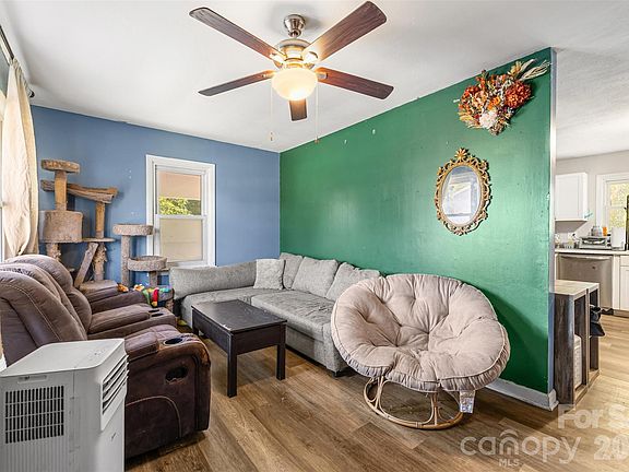 5th image of 2217 Story St