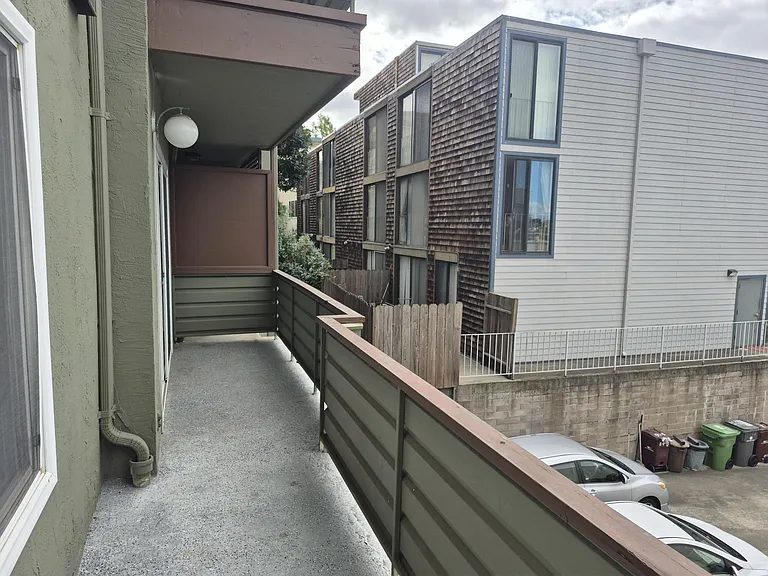 Lester Ave — Photo 16