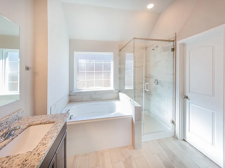 3305 Rolling View Ct — Photo 24