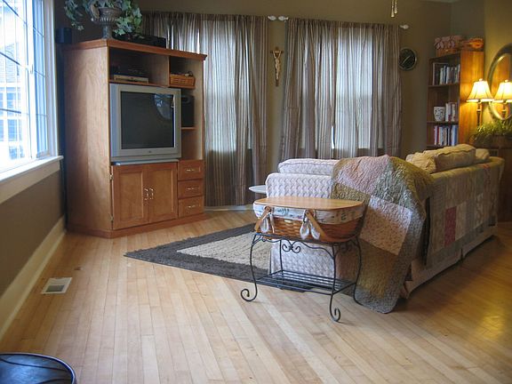 Family Room- Maple floor