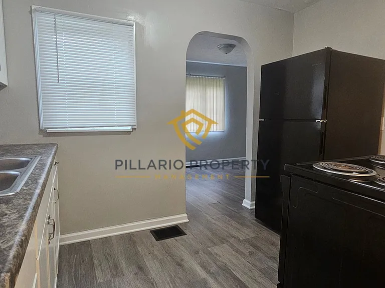 3527 N Chester Ave — Photo 5