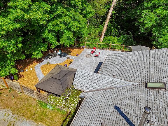 2nd image of 2196 Phillips Rd