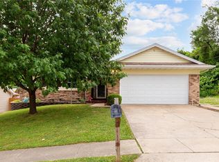 1616 Dartmouth Dr, Saint Charles, MO 63303