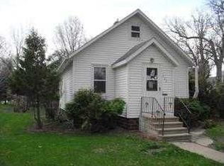 322 W 7th St, Blue Earth, MN 56013