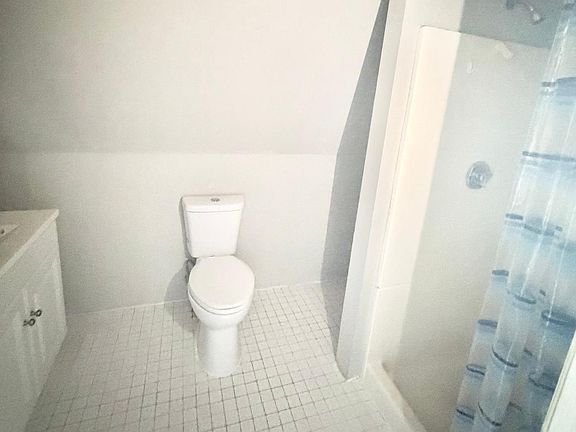 3rd image of 840 Washington Ave #2