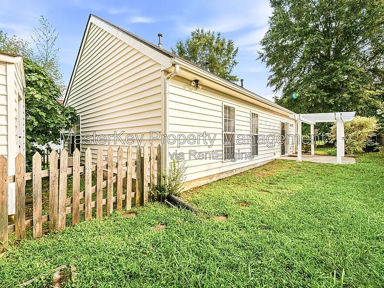 6307 Forest Ridge Dr — Photo 5