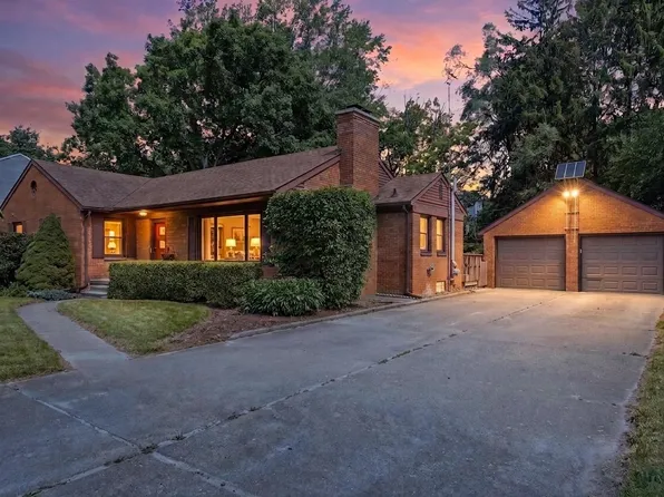 2678 Valley Dr, Ann Arbor, MI 48103