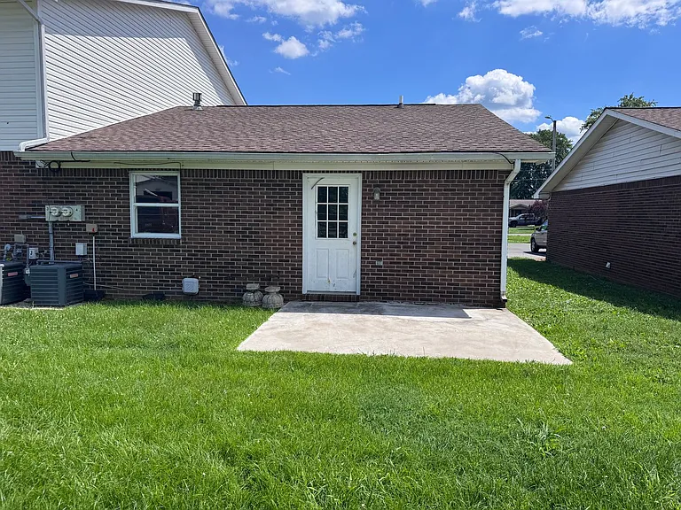 105 Grogan Cir — Photo 14