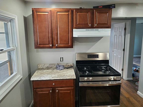 3rd image of 5321 Broadway St #B