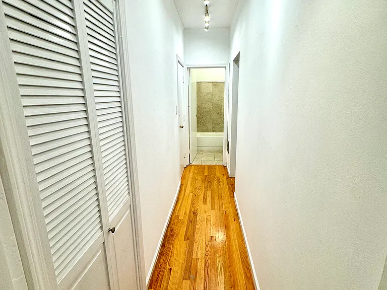 646 Ofarrell St #3 — Photo 5