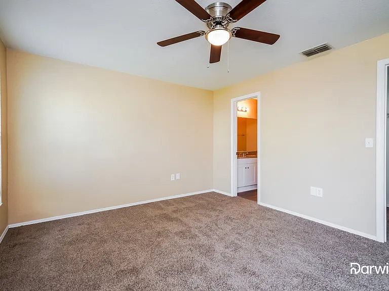659 Lake Dexter Cir — Photo 8