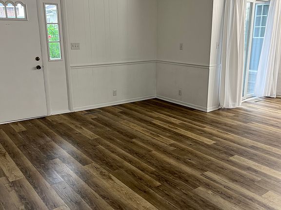 5th image of 618 N Broadway St