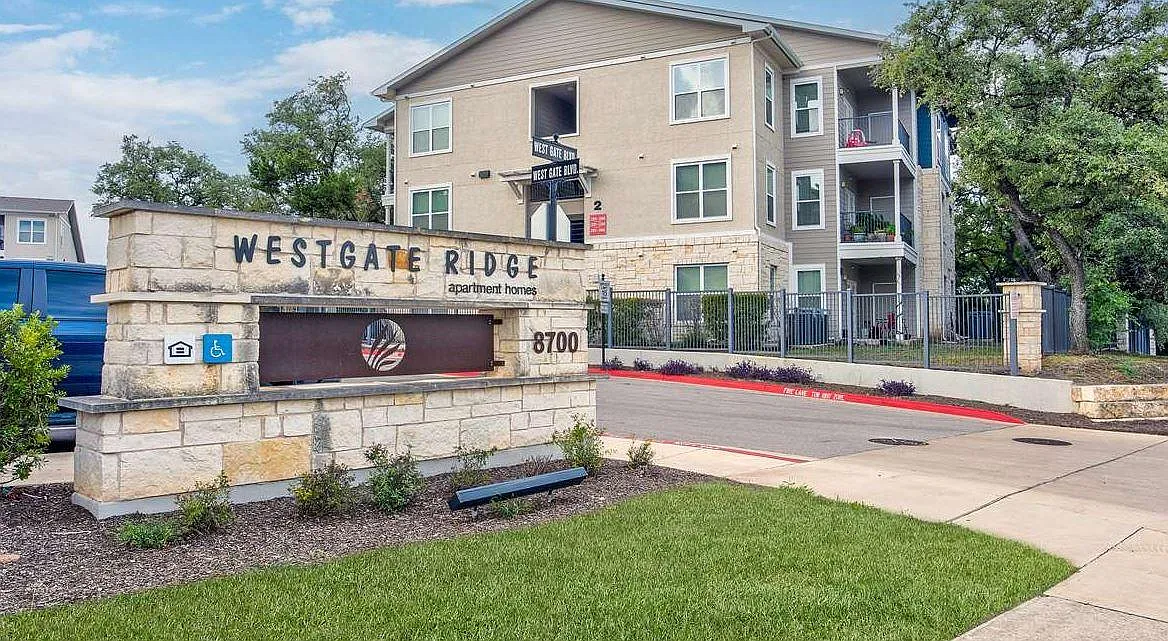 Photo 1 of 33 - West Gate Ridge Apartment Homes - Austin, TX Primary Photo - West Gate Ridge Apartment Homes