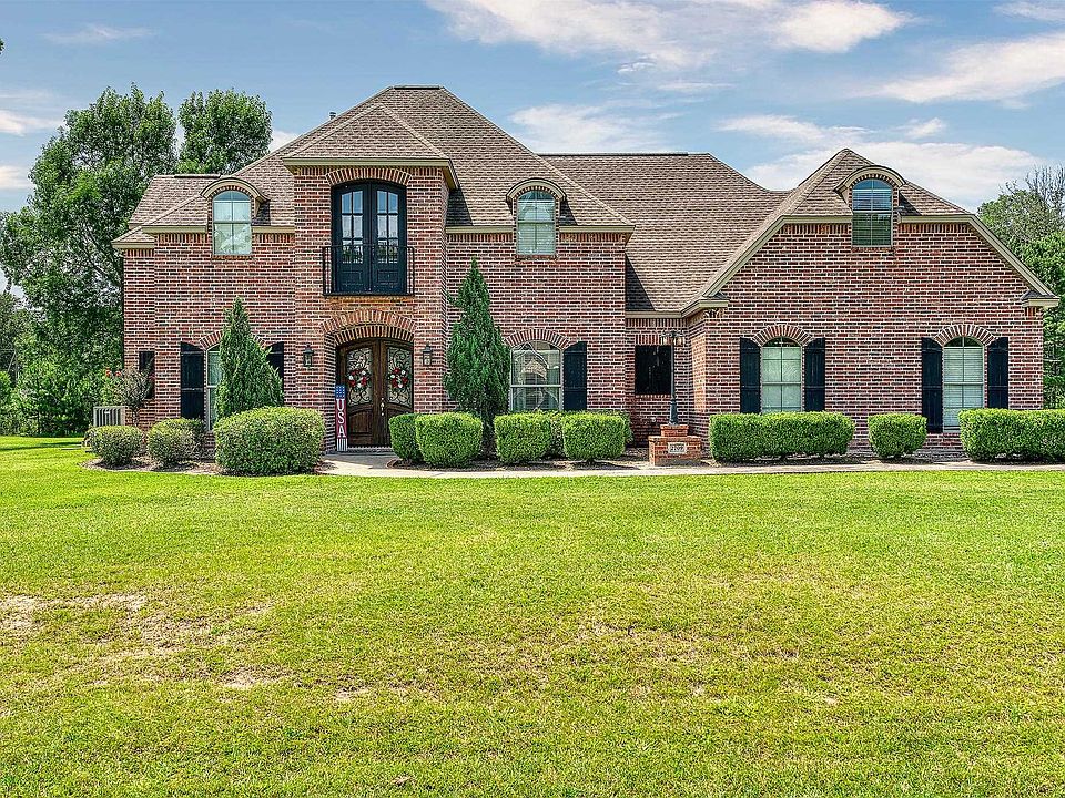 1st image of 2709 Oak Hollow Cir