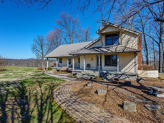 4th image of 978 Lexington Dr