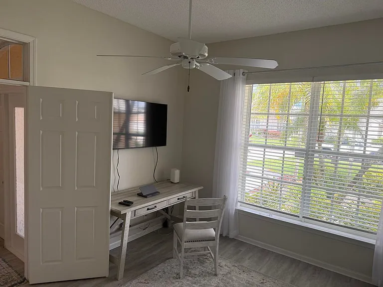 7936 Rockford Rd — Photo 11