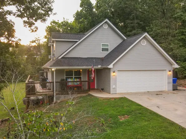 832 Catherine Crisp Way, Kodak, TN 37764