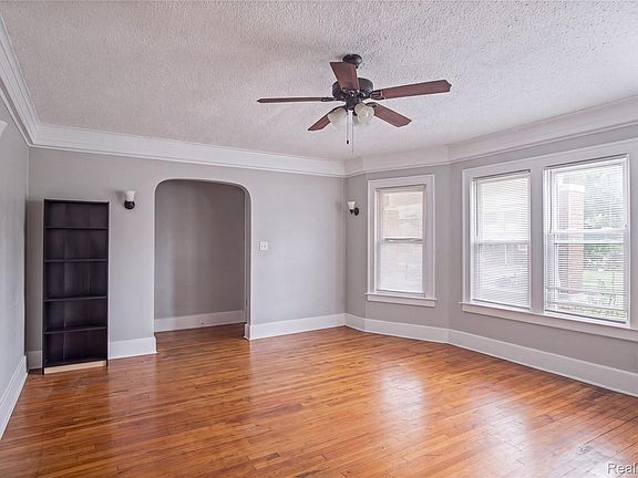 4th image of 1665 Atkinson St