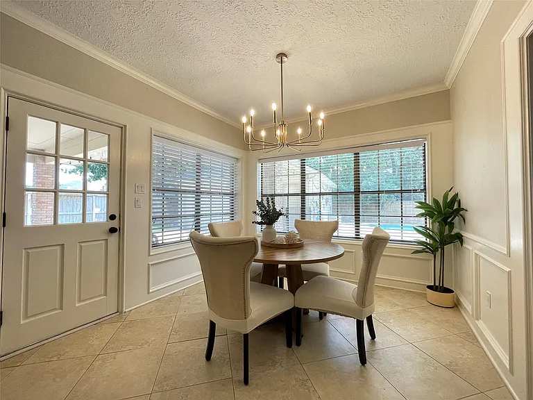 1715 Country Squire Dr — Photo 19