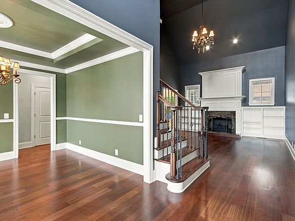 4th image of 300 Keswick Grove Ln