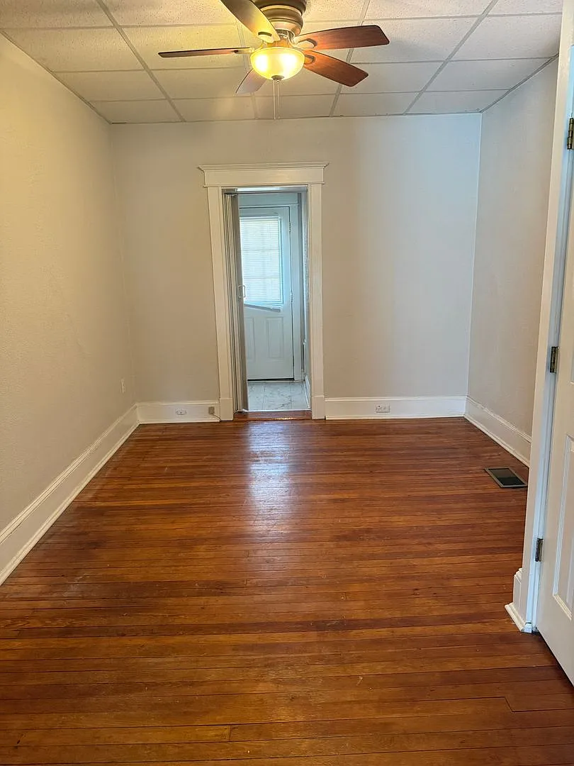 Building Photo - 819 Motter Ave
