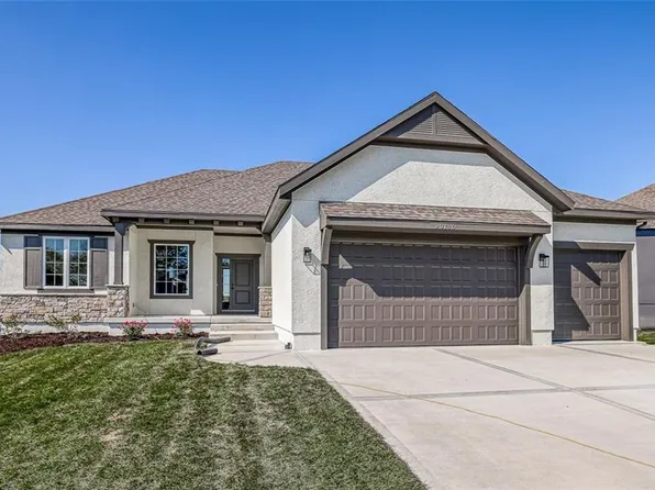 19420 W 202nd St, Spring Hill, KS 66083