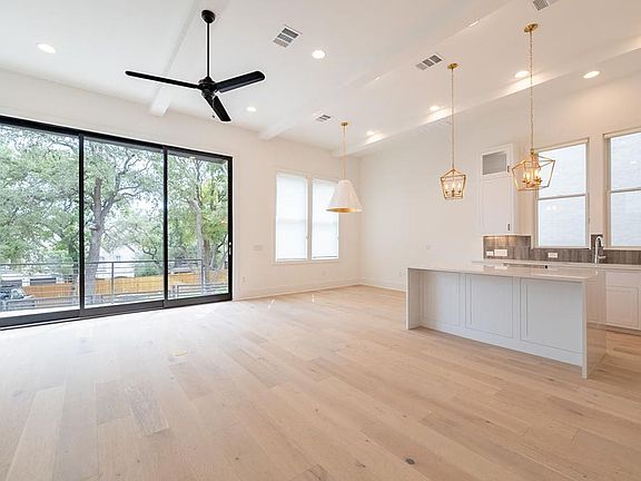 4th image of 1719 Spyglass Dr #9