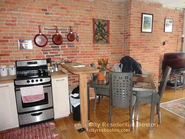Building Photo - 206 Northampton St #2